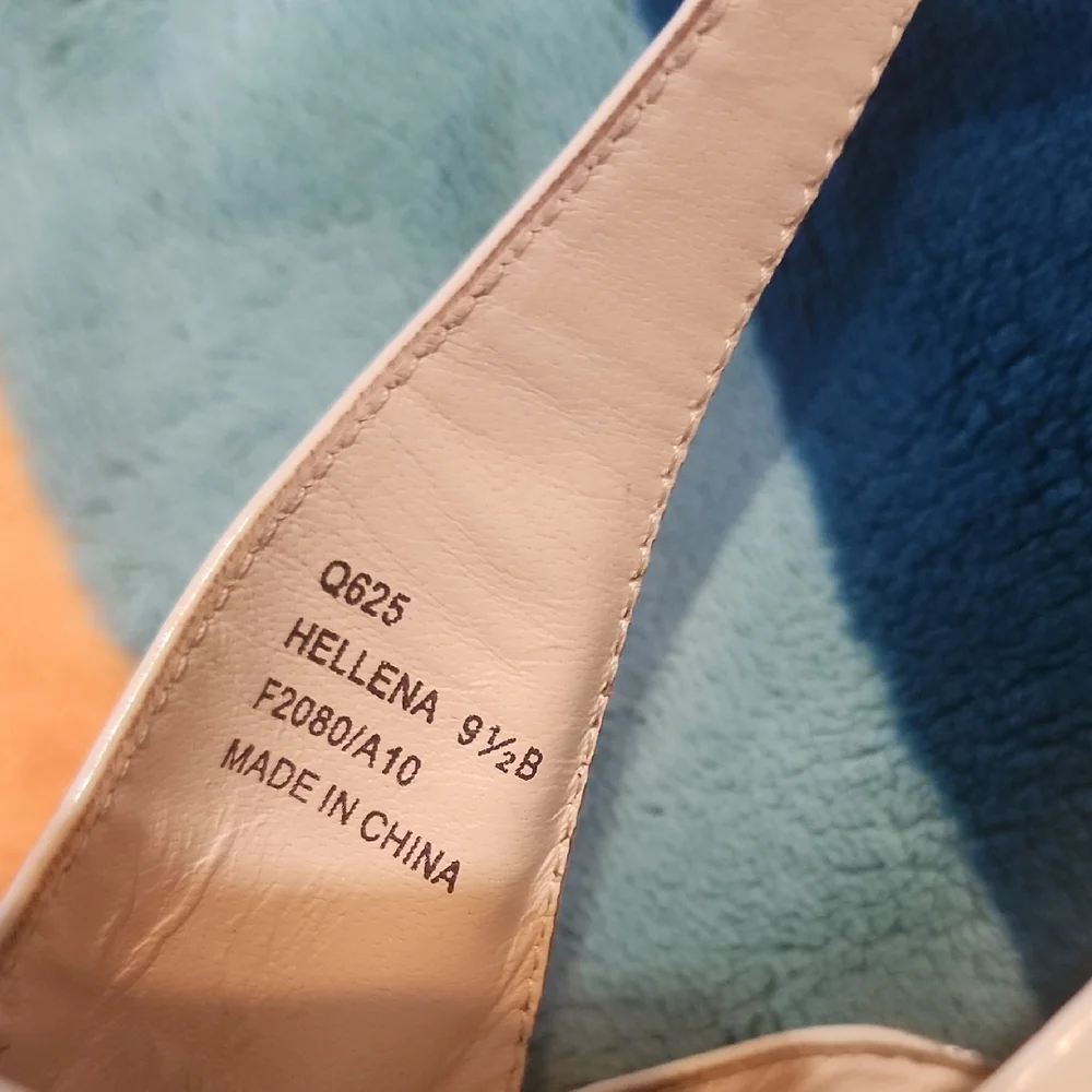 Coach Women's White Patent Sandals - Picture 3 of 6